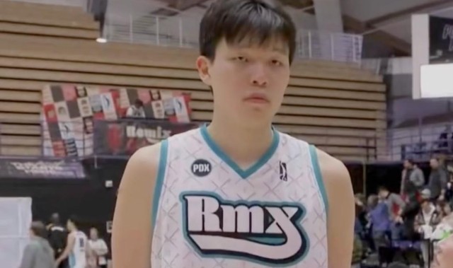 乐玩体育官方入口-杨瀚森：体能和速度还要提升；四个字总结NBA至今感受——摸爬滚打